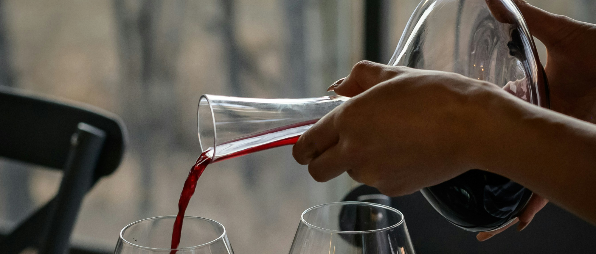 Decanting wine: ritual or real benefit?